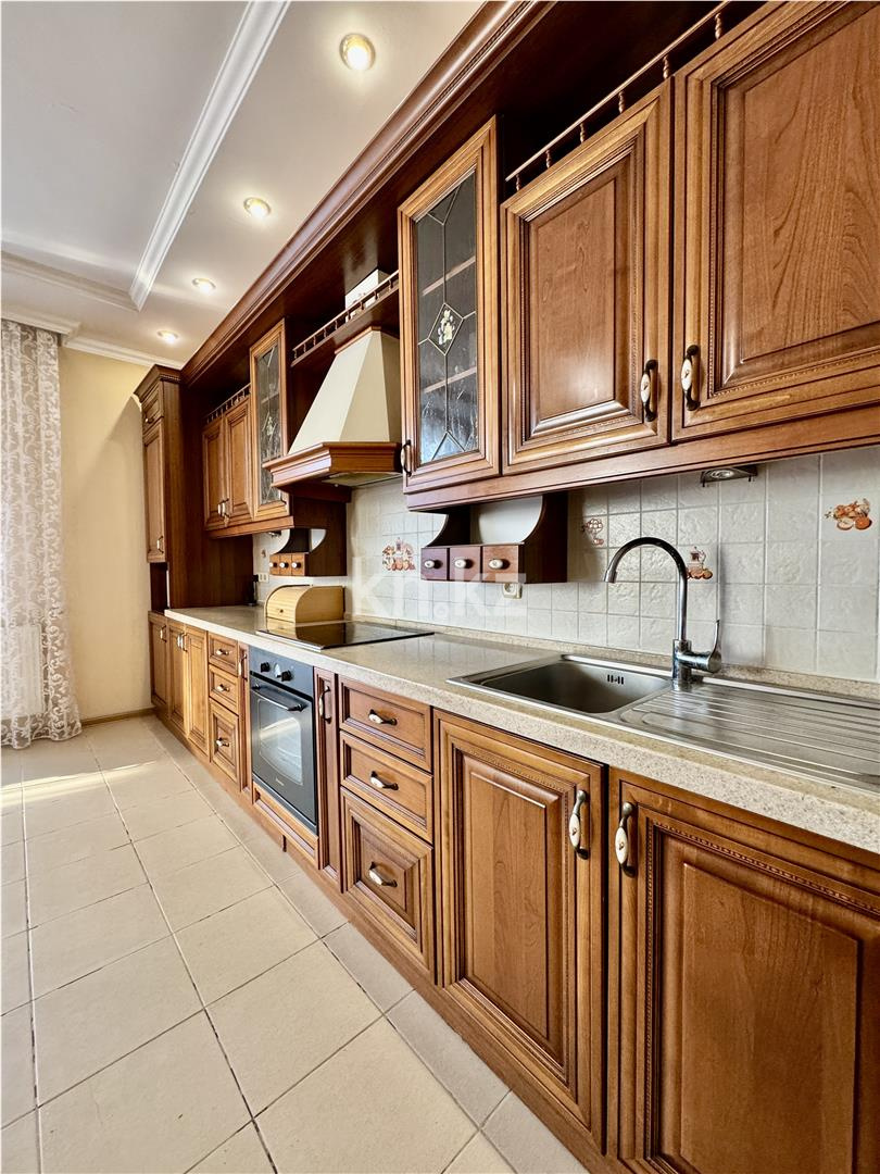 Продажа 3-комнатной квартиры, 132 м², ул. Абая, дом  5 в Караганде - фото 13