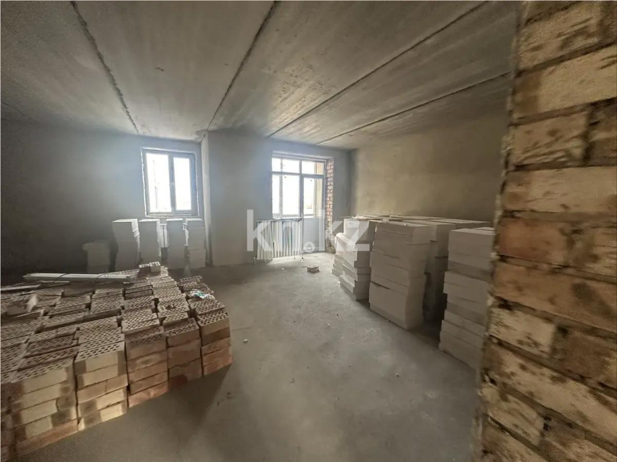 Продажа 3-комнатной квартиры, 84 м², ул. Муканова, дом  51 стр в Караганде - фото 2