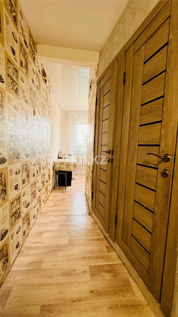 Продажа 3-комнатной квартиры, 48 м², 17-й мкр., дом  52 в Караганде - фото 12