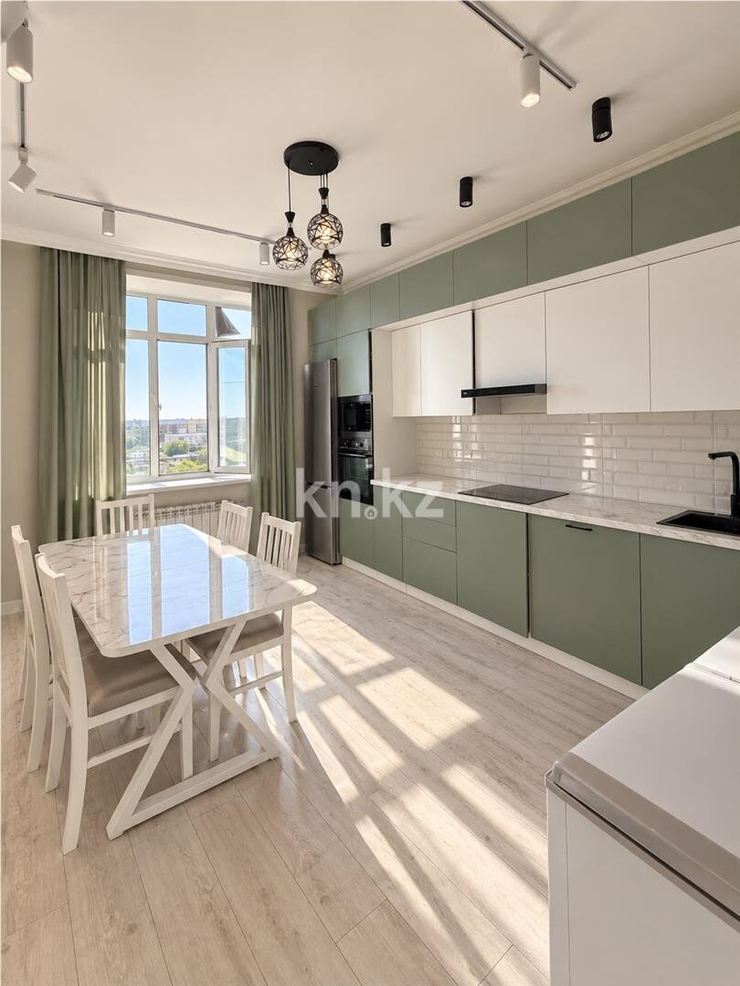 Продажа 3-комнатной квартиры, 94 м² в Караганде
