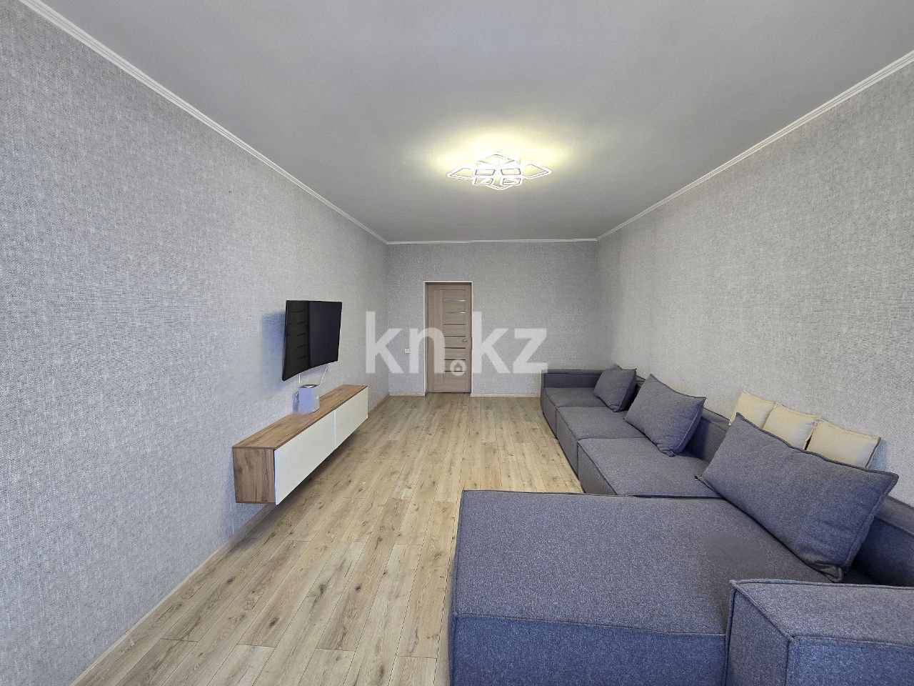 Продажа 2-комнатной квартиры, 71.5 м² в Алматы - фото 2