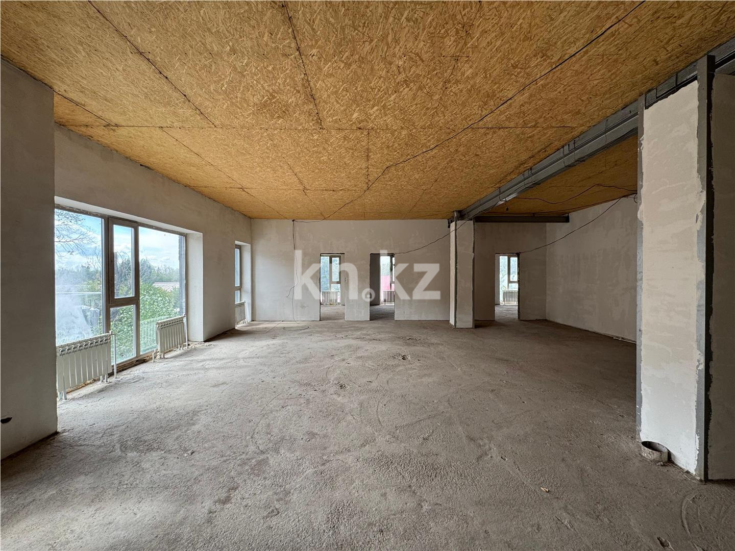 Продажа 4-комнатной квартиры, 164 м², ул. Сарсекова, дом  49 в Караганде - фото 2