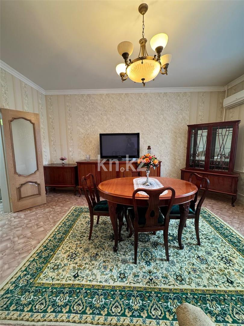 Продажа 3-комнатной квартиры, 84 м², ул. Абая в Караганде