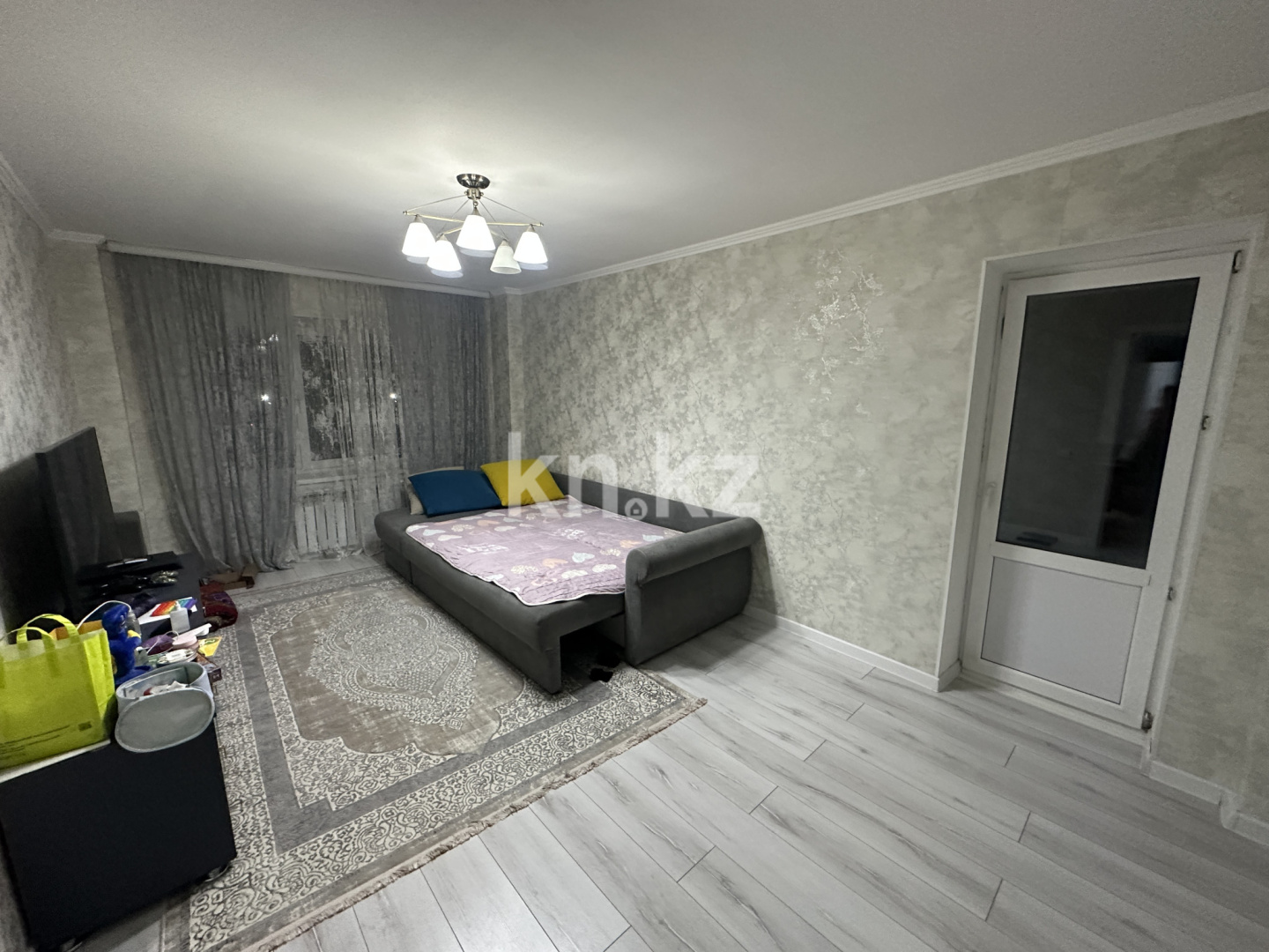 Продажа 2-комнатной квартиры, 70 м², ул. Ашимова в Караганде