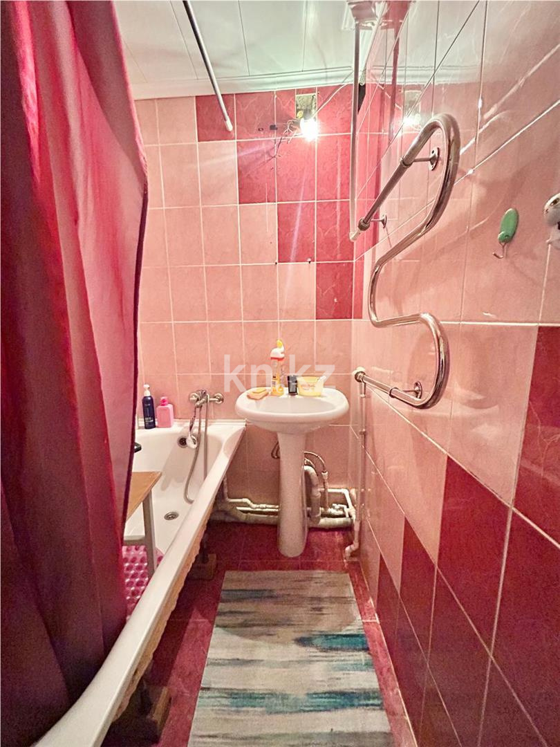 Продажа 2-комнатной квартиры, 47 м², 13 мкр., дом  36 в Караганде - фото 9