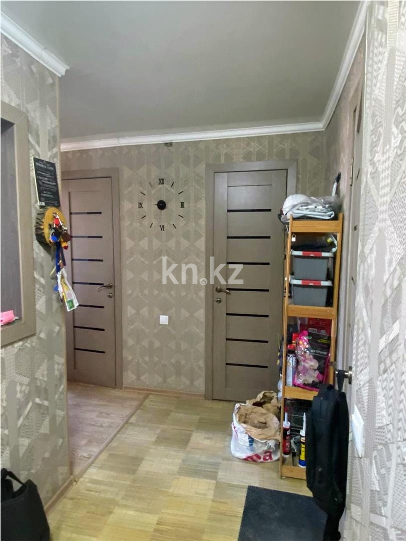 Продажа 3-комнатной квартиры, 56 м², мкр-н Восток-2 в Караганде - фото 9