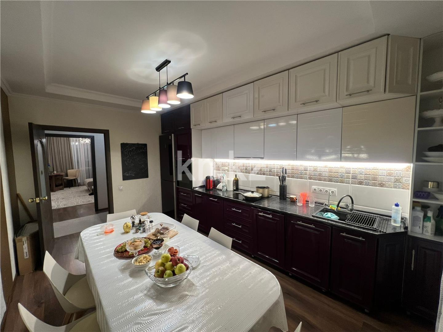 Продажа 3-комнатной квартиры, 98 м², пр. Шахтеров в Караганде - фото 8