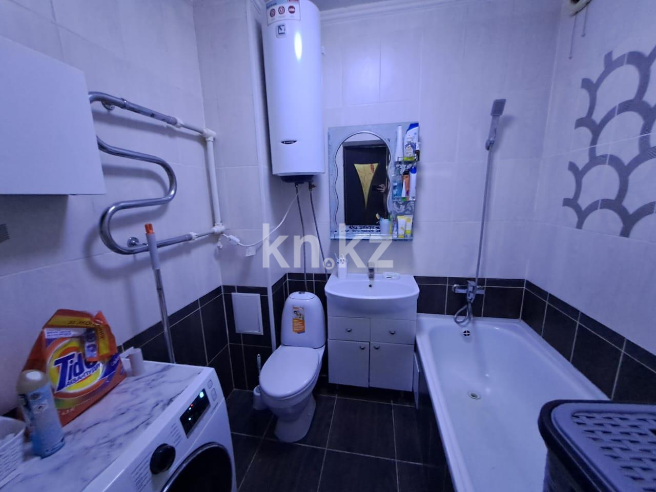 Продажа 2-комнатной квартиры, 60 м², пр. Шахтеров, дом  70 в Караганде - фото 9