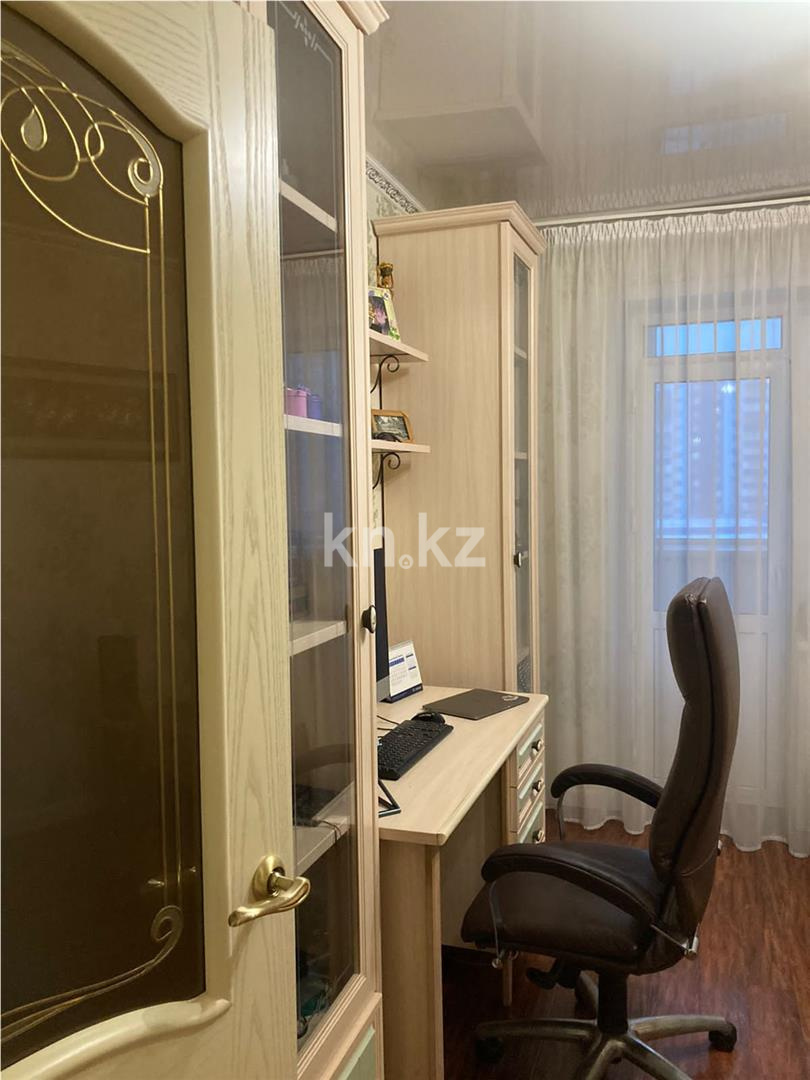 Продажа 3-комнатной квартиры, 84 м², пр. Шахтеров, дом  74 в Караганде - фото 8