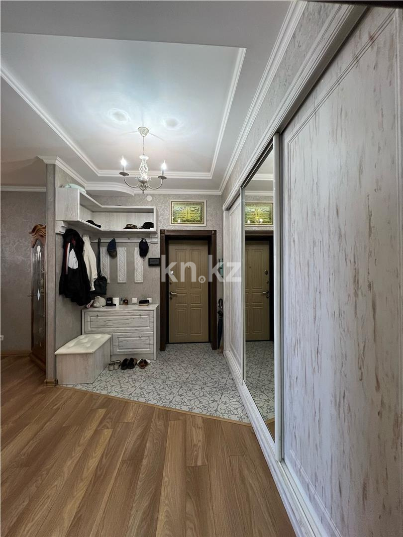 Продажа 3-комнатной квартиры, 127 м², ул. Аманжолова, дом  96/1 в Караганде - фото 18