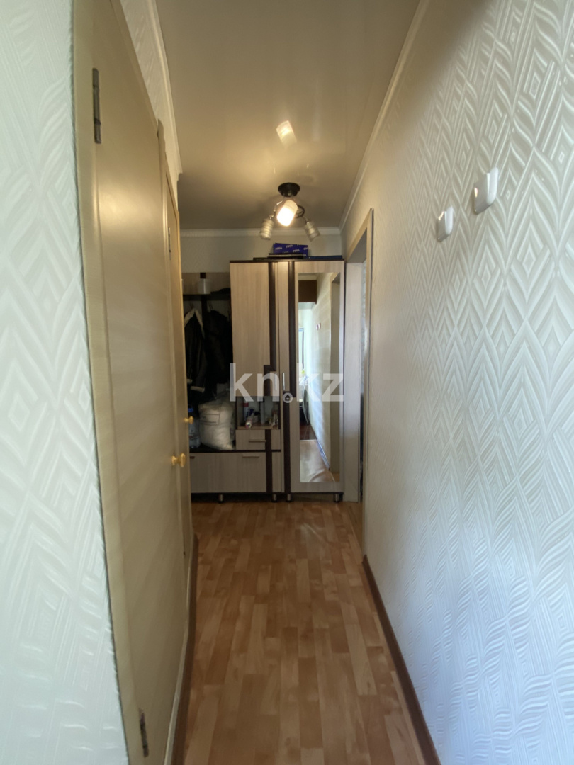 Продажа 3-комнатной квартиры, 48.3 м², мкр-н Восток-2, дом  13 в Караганде - фото 8