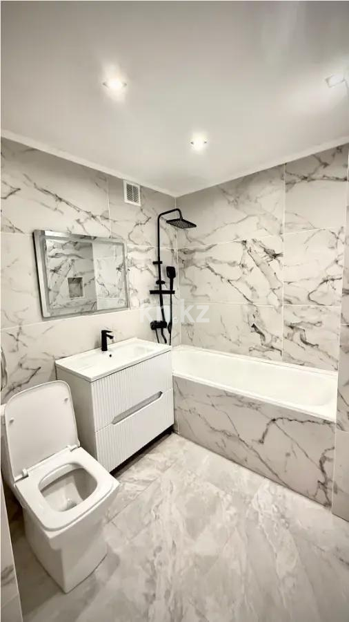 Продажа 3-комнатной квартиры, 52.3 м², ул. Жандосова, дом  178 в Алматы - фото 4