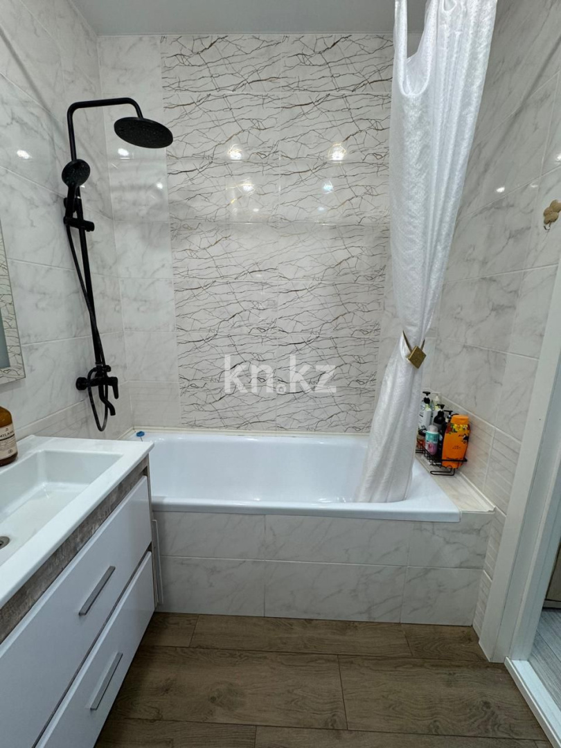 Продажа 1-комнатной квартиры, 41.8 м², ул. Сатыбалдина в Караганде - фото 4