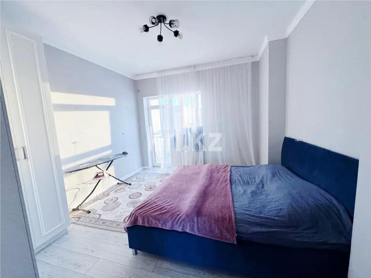 Продажа 3-комнатной квартиры, 74 м², пр. Шахтеров, дом  52Б в Караганде - фото 2