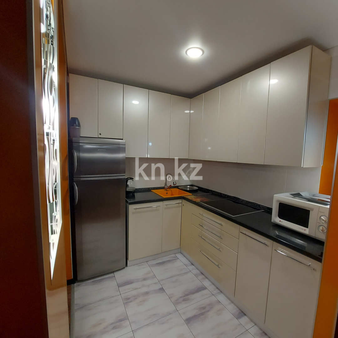 Аренда 2-комнатной квартиры посуточно, 48 м², Бухар Жырау, дом  56/2 в Караганде - фото 6