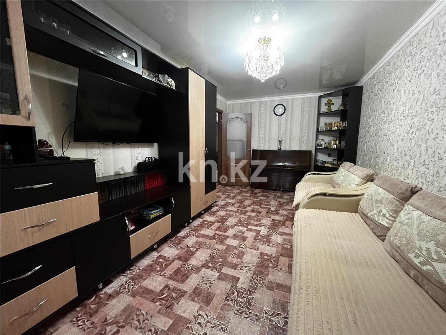 Продажа 3-комнатной квартиры, 61 м², пр. Республики в Караганде - фото 2