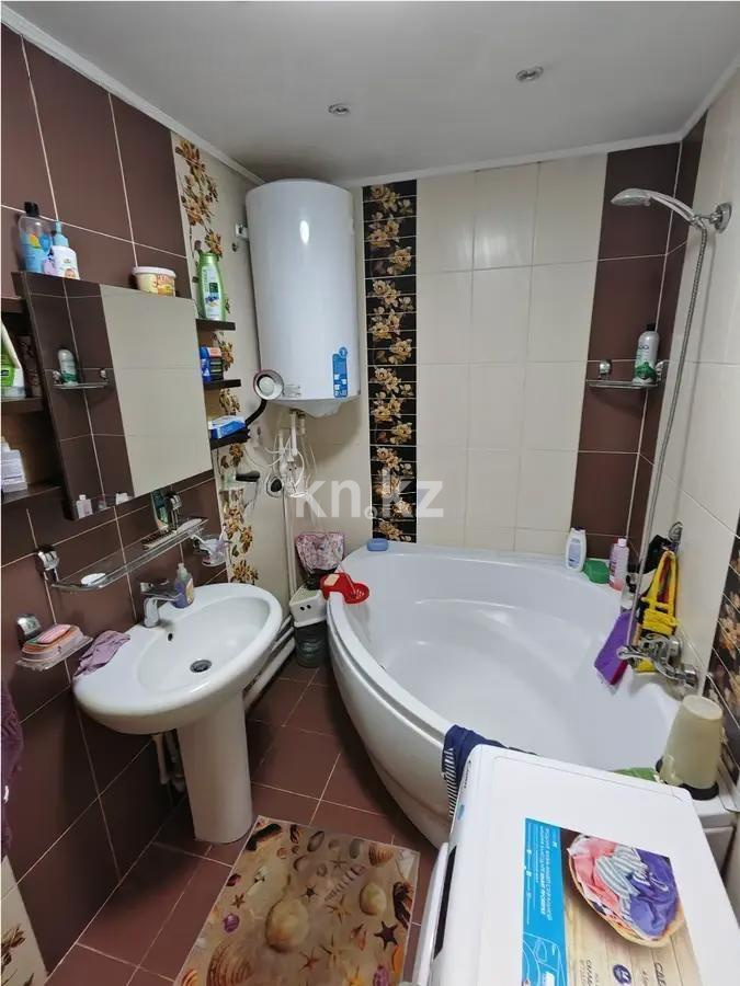 Продажа 3-комнатной квартиры, 65 м², ул. Бобруйская, дом  5а в Караганде - фото 5