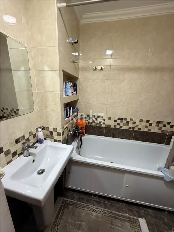 Продажа 5-комнатной квартиры, 115 м², ул. Дюсембекова, дом  35 в Караганде - фото 7