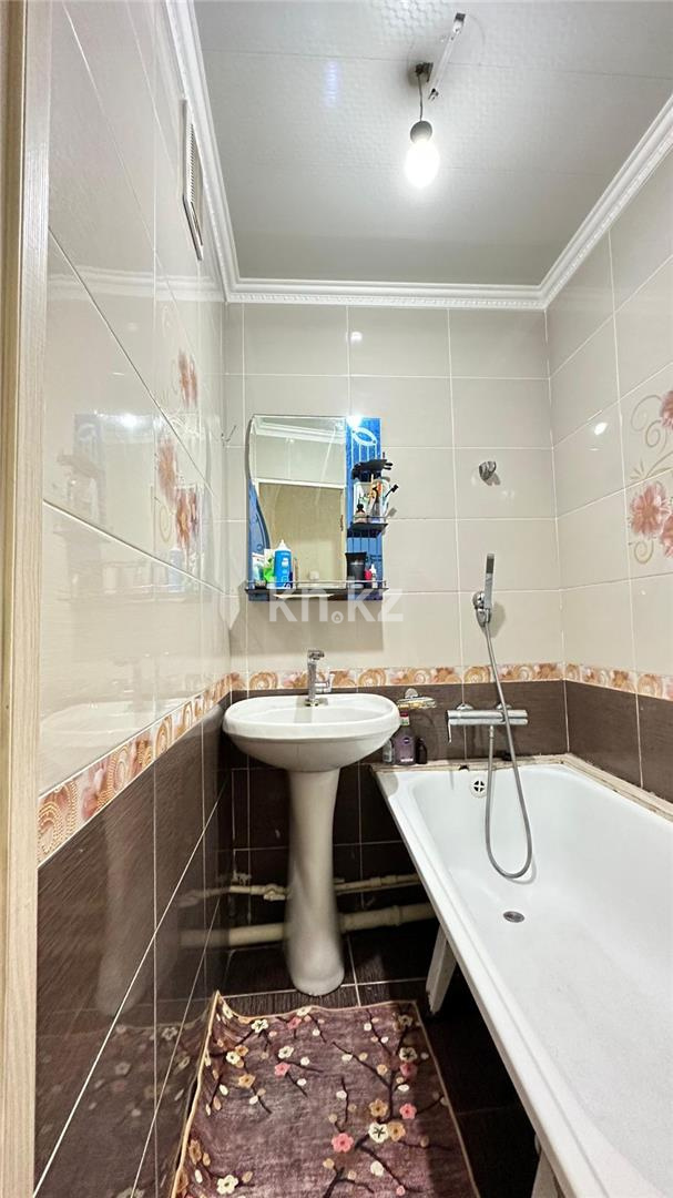 Продажа 3-комнатной квартиры, 48 м², 17 мкр. в Караганде - фото 7