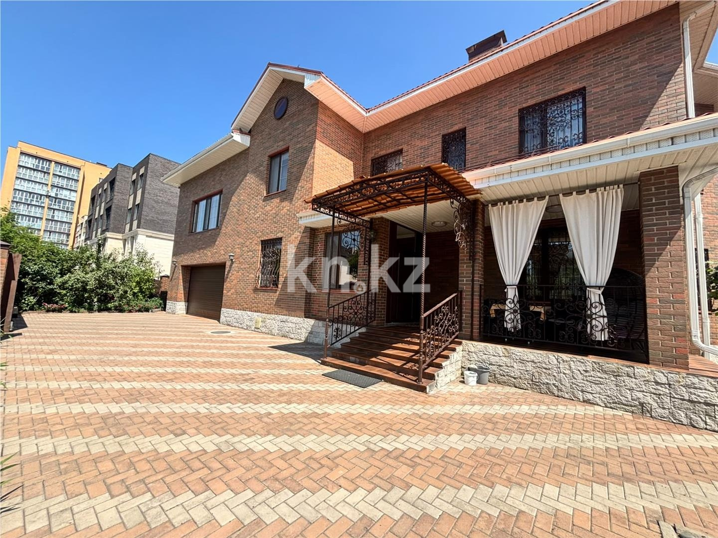 Продажа 9-комнатного дома, 375.7 м² в Караганде