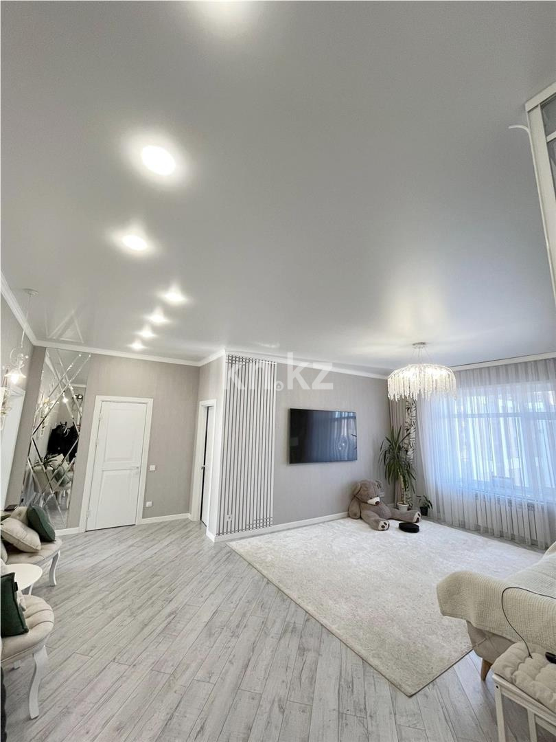 Продажа 3-комнатной квартиры, 86 м², ул. Муканова в Караганде