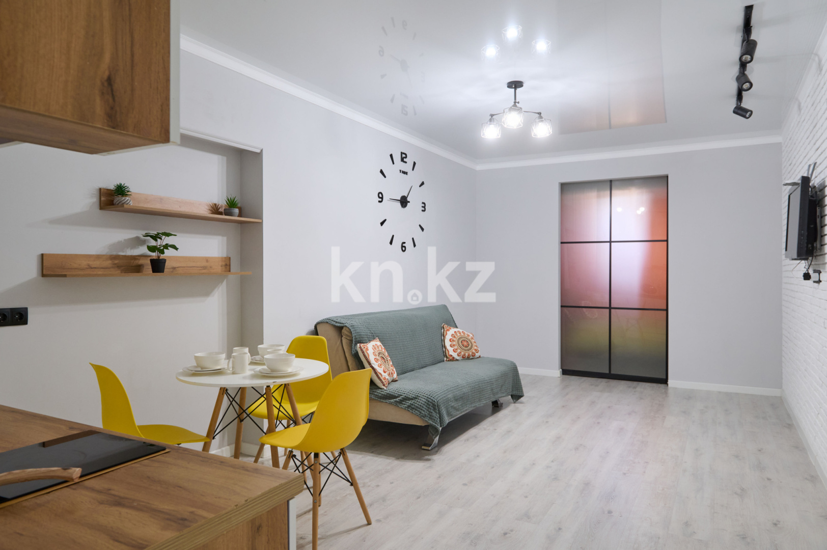 Аренда 1-комнатной квартиры посуточно, 45 м² в Алматы - фото 11
