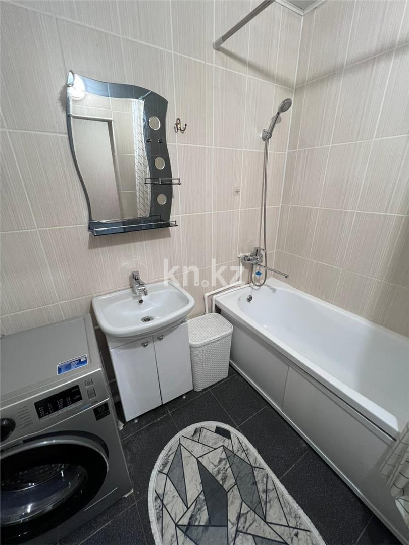 Продажа 3-комнатной квартиры, 82 м², ул. Ермекова, дом  106/6 в Караганде - фото 15