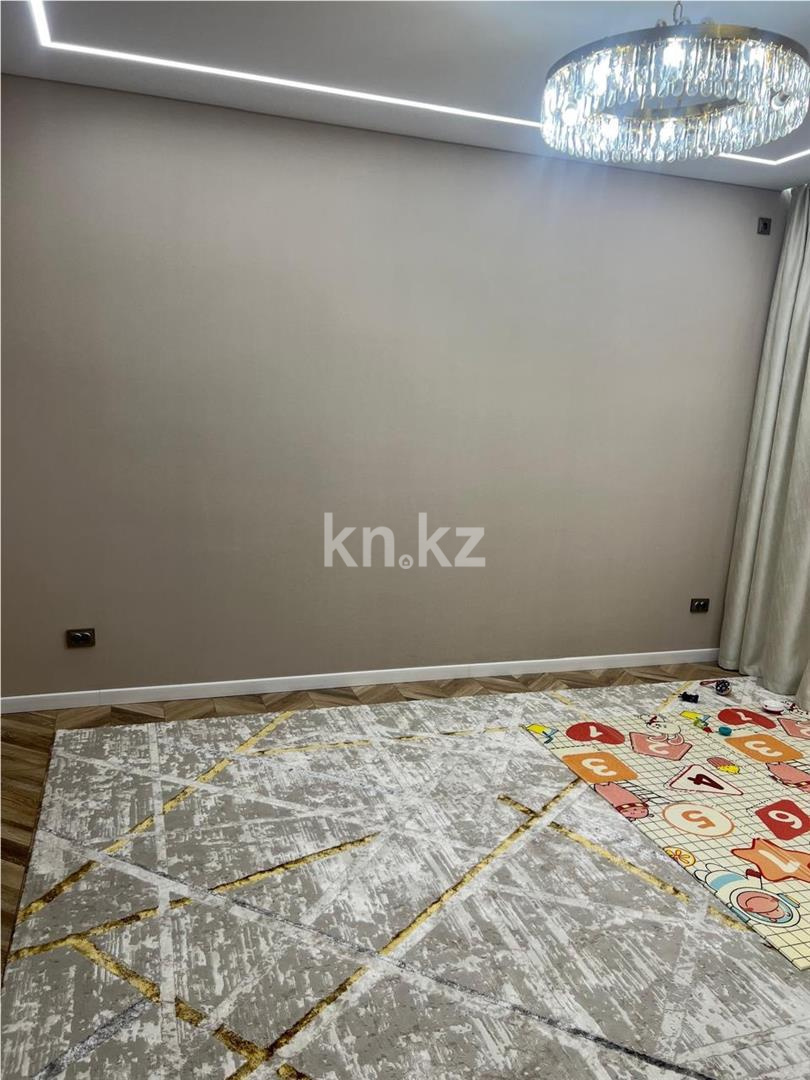 Продажа 3-комнатной квартиры, 75 м², ул. Муканова в Караганде - фото 5