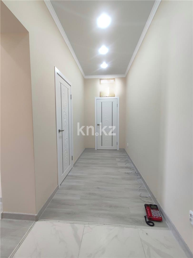 Продажа 2-комнатной квартиры, 64 м², ул. Муканова в Караганде - фото 11