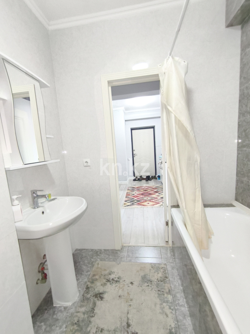 Аренда 1-комнатной квартиры, 40 м², ул. Жунисова, дом  12/3 к16 в Алматы - фото 4