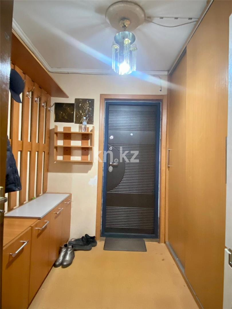 Продажа 3-комнатной квартиры, 63 м², ул. Керамическая, дом  82а в Караганде - фото 19
