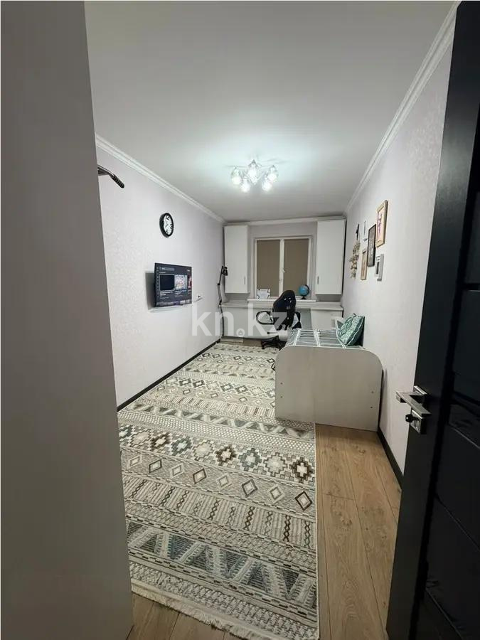 Продажа 3-комнатной квартиры, 64 м², 4 мкр., дом  6 в Алматы - фото 2