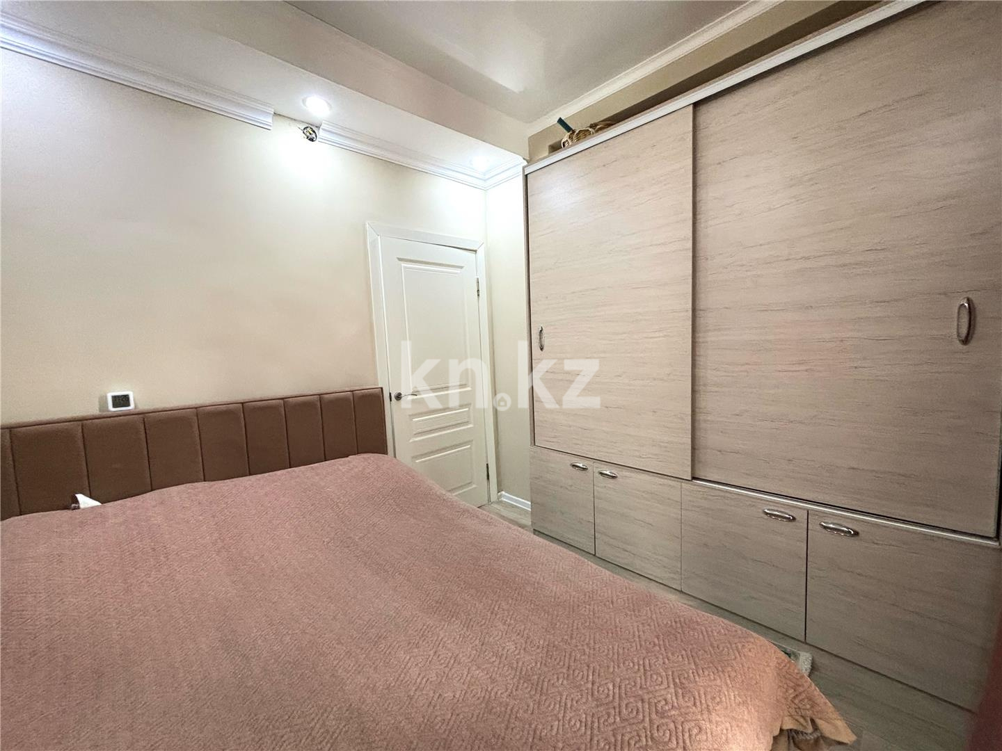 Продажа 3-комнатной квартиры, 77 м², ул. Абая в Караганде - фото 7