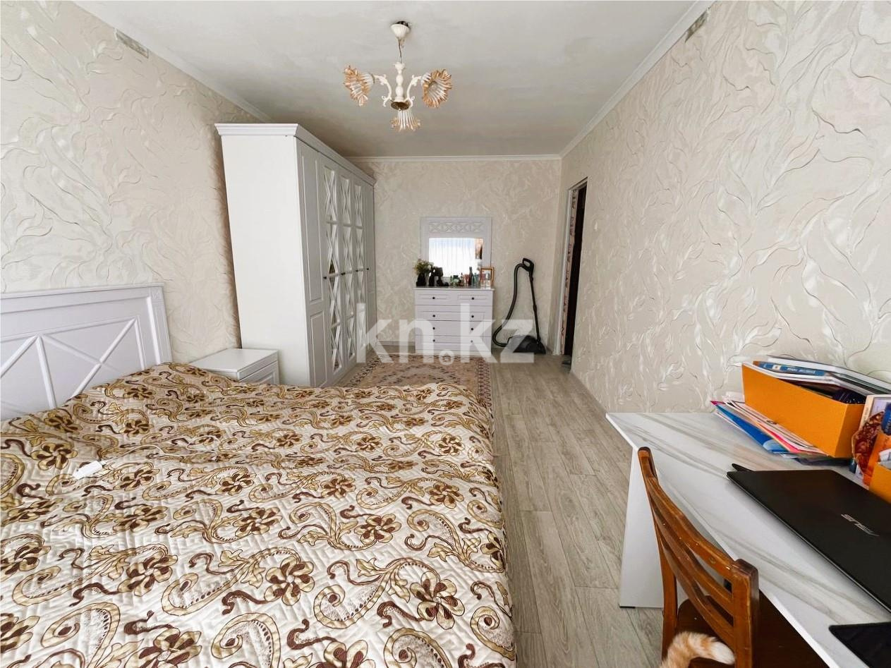 Продажа 3-комнатной квартиры, 62 м², ул. Муканова в Караганде