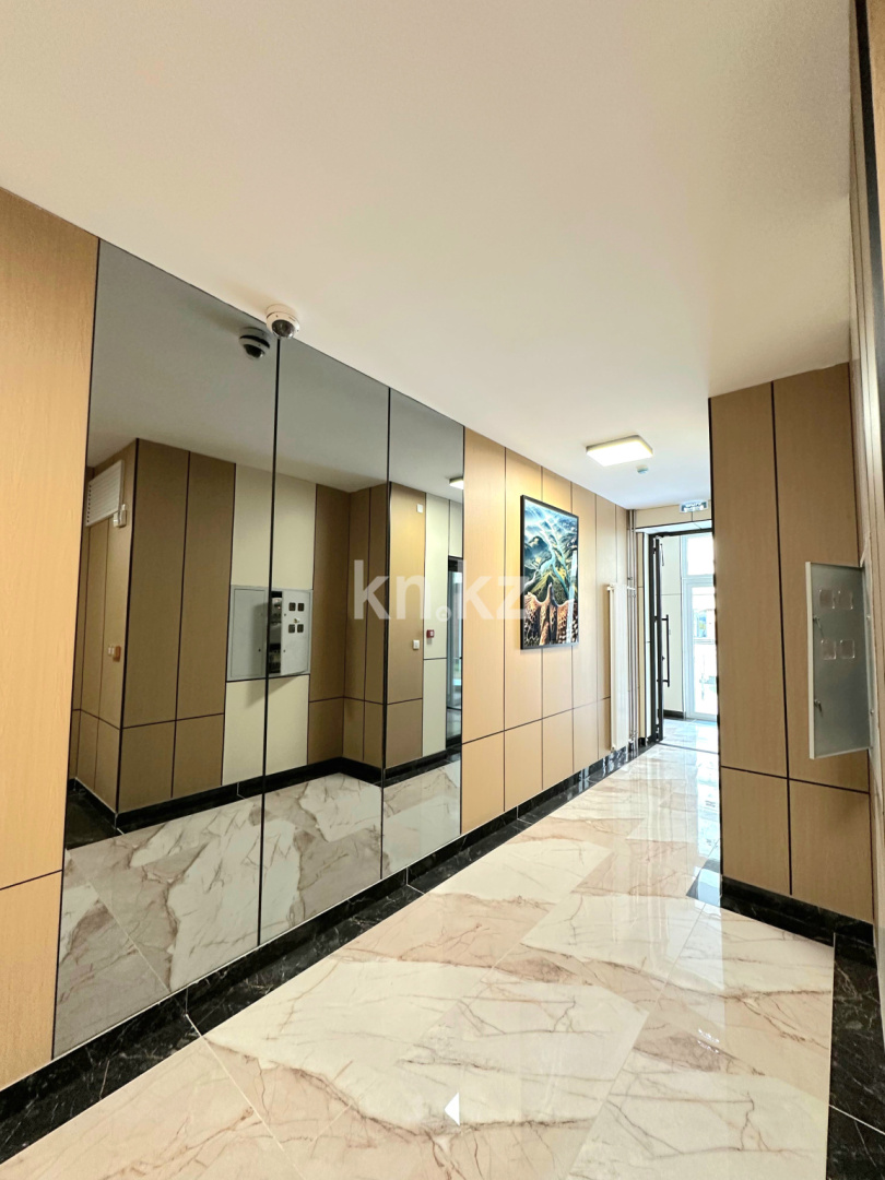 Продажа 2-комнатной квартиры, 79 м², ул. Байтерекова, дом  2б в Шымкенте - фото 3