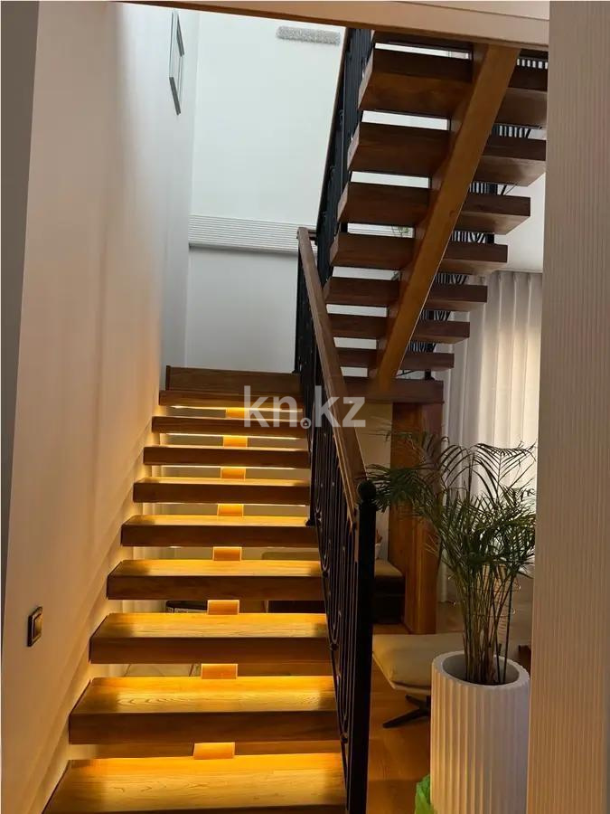 Продажа 5-комнатной квартиры, 222.5 м², ул. Кажымукана, дом  101/1 в Алматы - фото 2