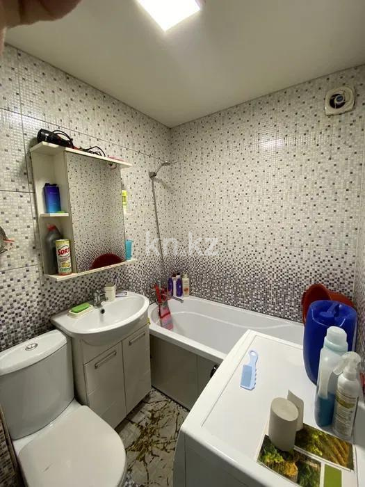 Продажа 2-комнатной квартиры, 45 м², 13 мкр., дом  13 в Караганде - фото 4