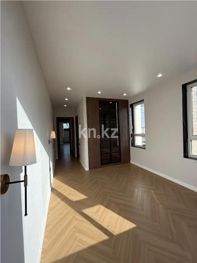 Продажа 3-комнатной квартиры, 104 м², ул. Токпанова, дом  8/5 в Астане - фото 2