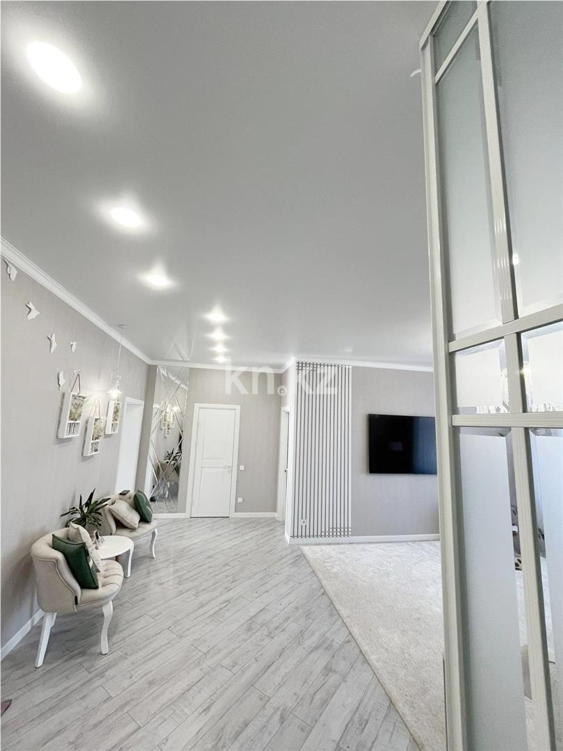 Продажа 3-комнатной квартиры, 86 м², ул. Муканова в Караганде - фото 2