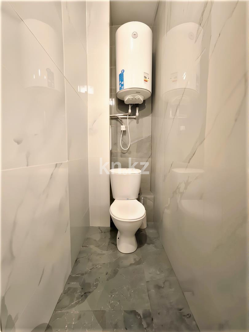 Продажа 2-комнатной квартиры, 67 м², ул. Момышулы, дом  28 в Караганде - фото 8