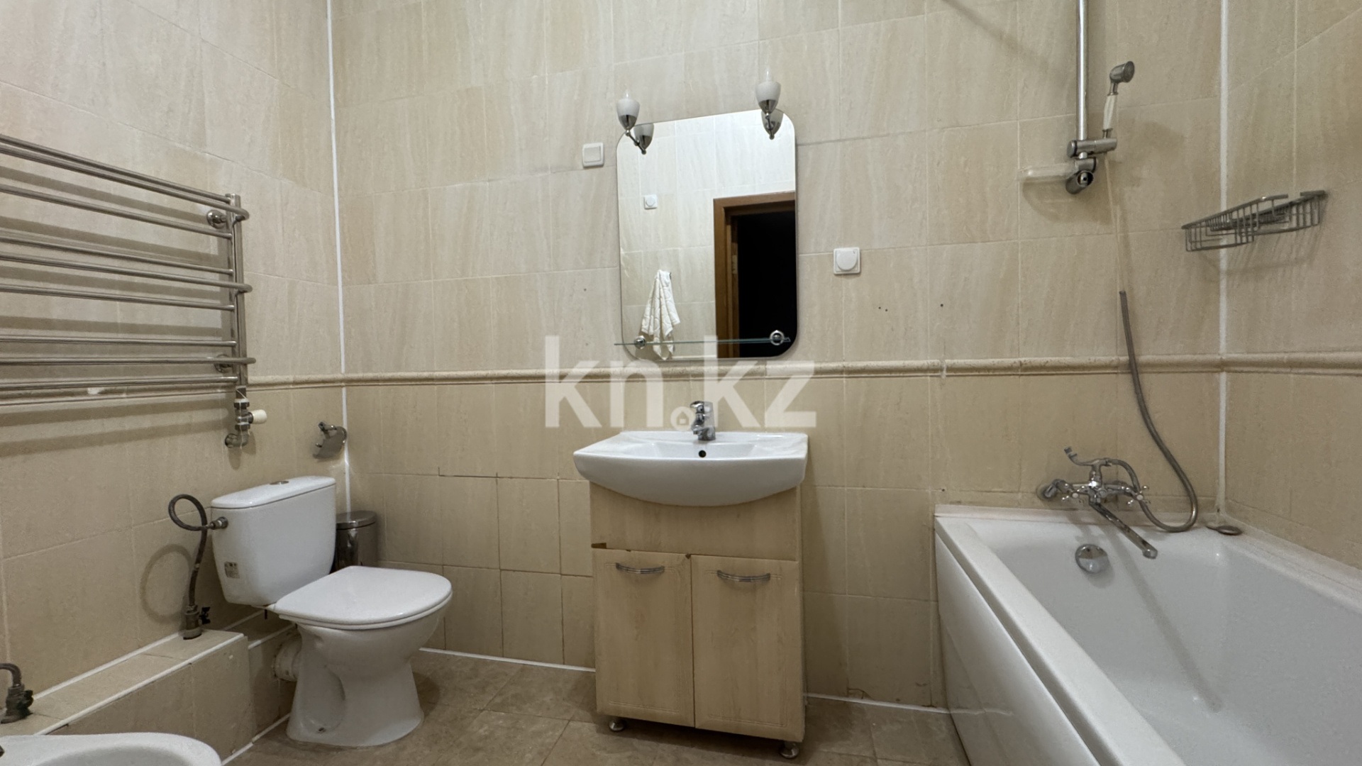 Продажа 5-комнатной квартиры, 186.4 м², мкр-н Самал-3 в Алматы - фото 15