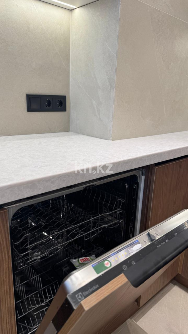 Аренда 2-комнатной квартиры, 55 м², пр. Абая в Алматы - фото 10