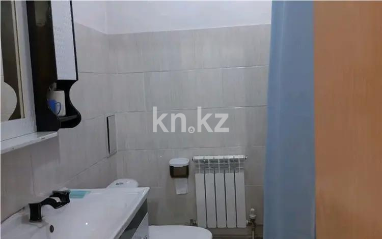 Продажа 2-комнатной квартиры, 68 м², 13 мкр., дом  6 в Алматы - фото 4