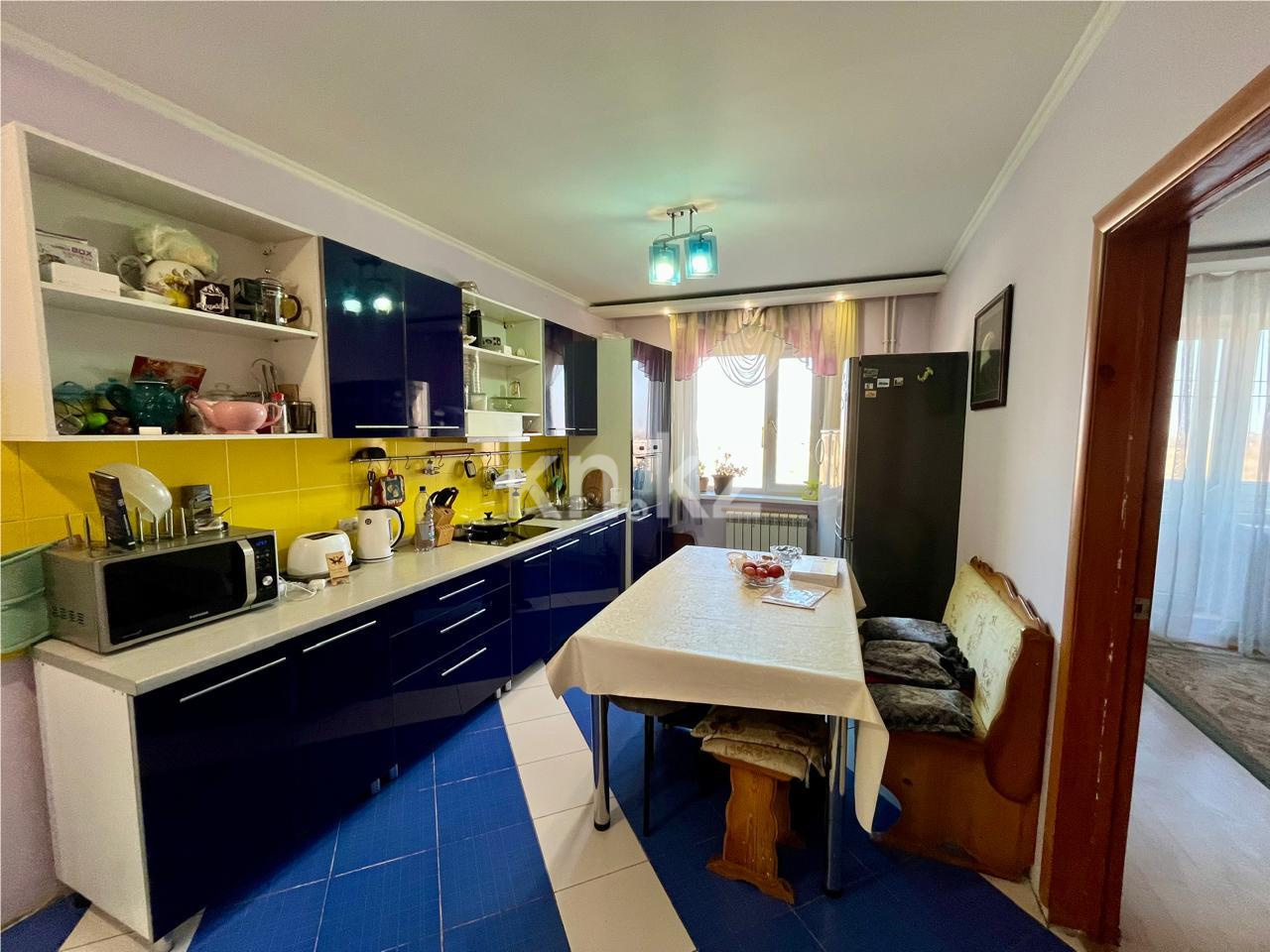 Продажа 4-комнатной квартиры, 76 м², мкр-н Голубые Пруды в Караганде