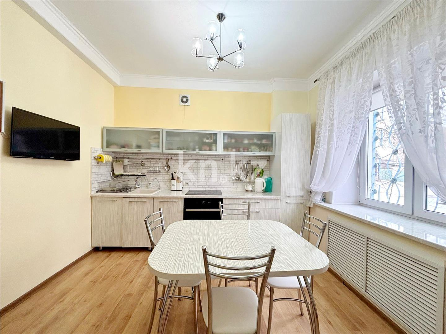 Продажа 3-комнатной квартиры, 84 м², ул. Абая в Караганде - фото 8