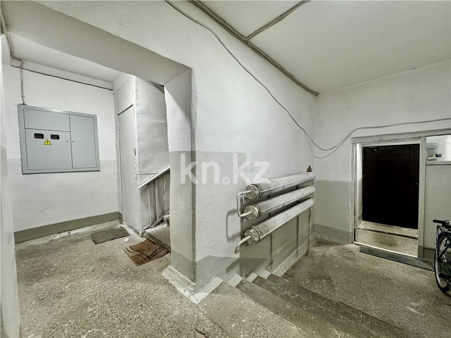 Продажа 3-комнатной квартиры, 63 м², ул. Аманжолова, дом  7 в Караганде - фото 28