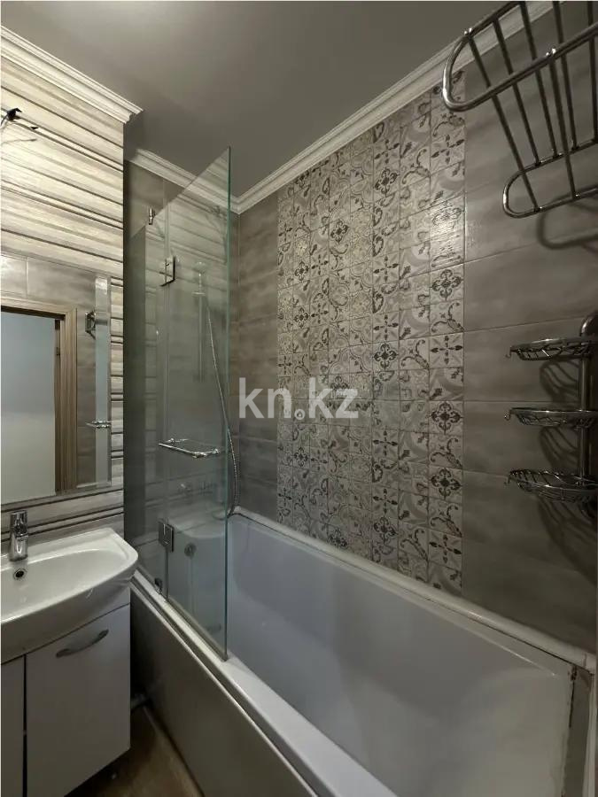 Продажа 2-комнатной квартиры, 74 м², мкр-н Аксай-4, дом  119 в Алматы - фото 4