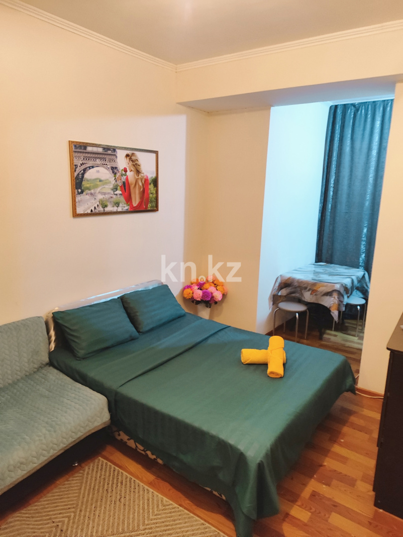 Аренда 1-комнатной квартиры посуточно, 29 м², мкр-н Аксай-1а, дом  30а - ул. Толе би в Алматы