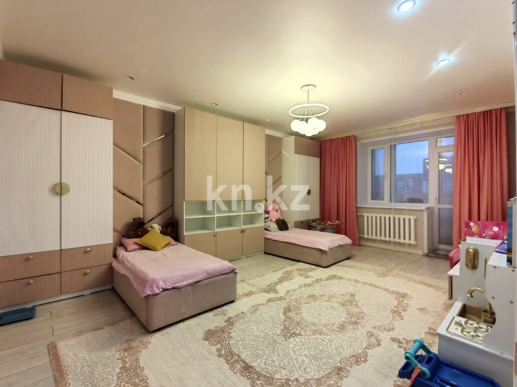 Продажа 4-комнатной квартиры, 143 м², мкр. Голубые Пруды, дом  5/4 в Караганде - фото 15