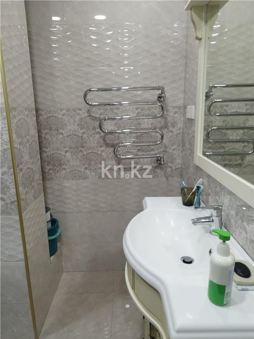 Продажа 3-комнатной квартиры, 84 м², пр. Шахтеров, дом  74 в Караганде - фото 11